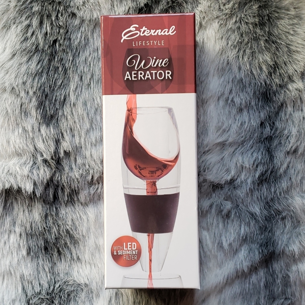 NIB Eternal Lifestyle Wine Aerator!